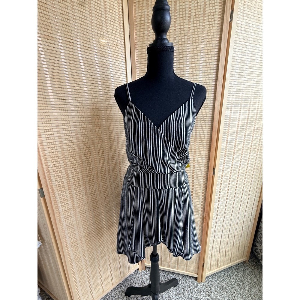Purple Snow Womens Black White Striped Romper XL V-Neck‎ Smocked Back Sleeveless